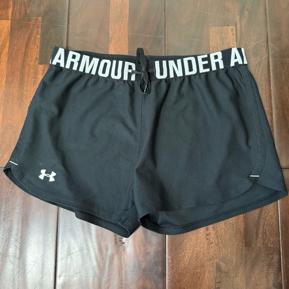 Under Armor Heat Gear Black Shorts Women’s Small Loose Fit